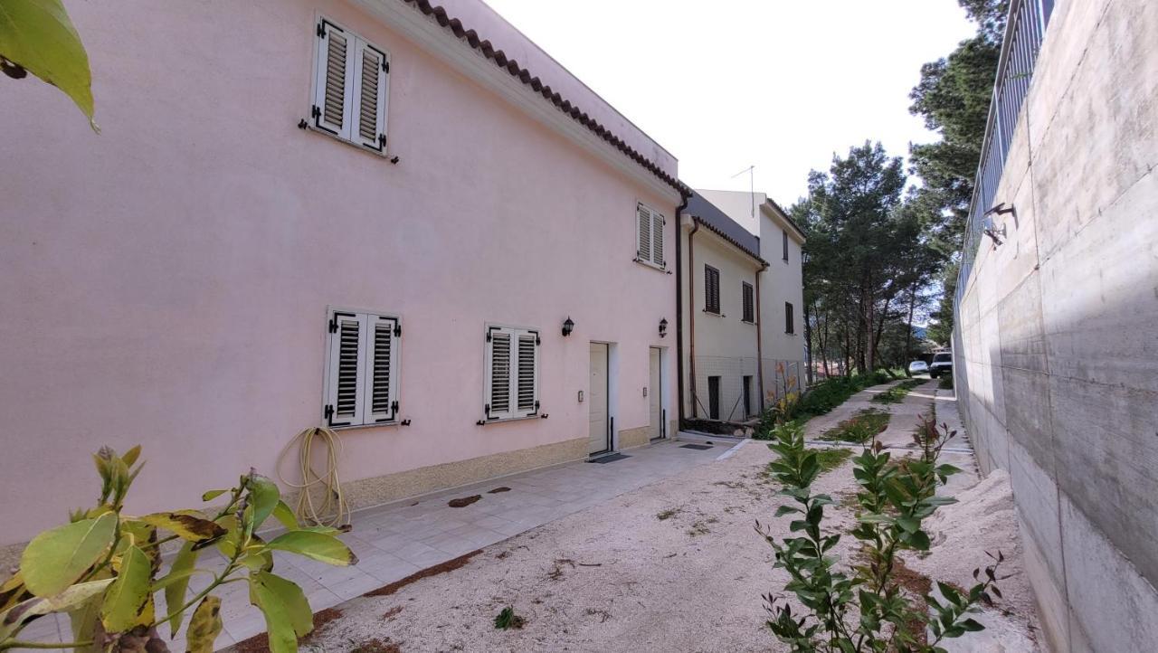 Residenza La Pineta Orosei Villa Eksteriør billede