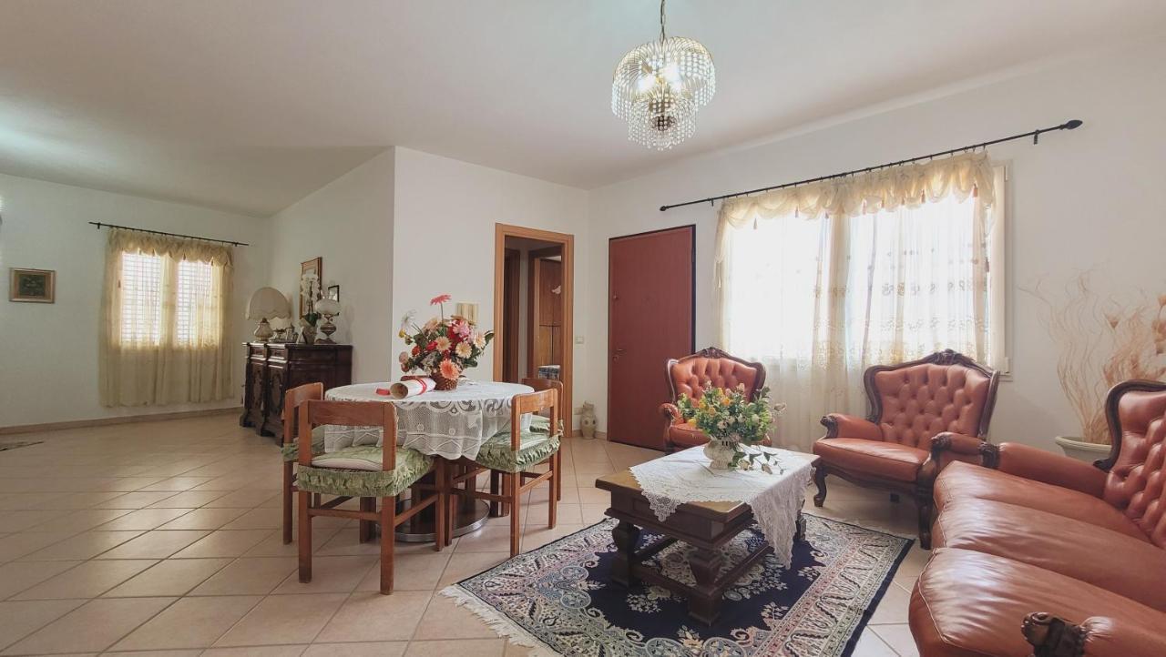 Residenza La Pineta Orosei Villa Eksteriør billede